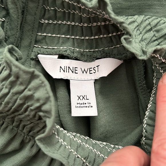 Nine West Long Sleeve Smocked Top in Signature Green XXL - Picture 9 of 11